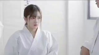 极品萝莉裙小姐姐 吃饱喝足再开始操 脱掉衣服白嫩美乳吸吮 翘起屁股后入撞击